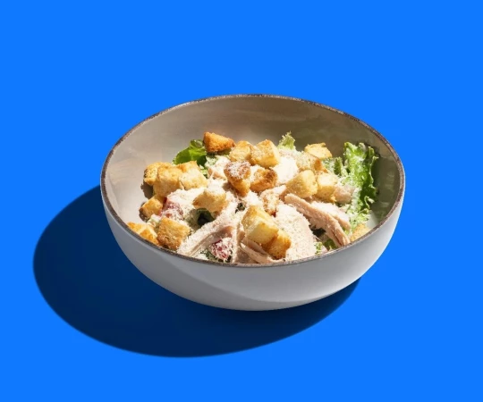 САЛАТ ЦЕЗАРЬ С КУРИЦЕЙ