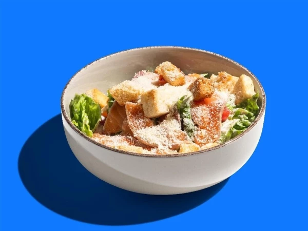 Салат цезарь с ЛОСОСЕМ 