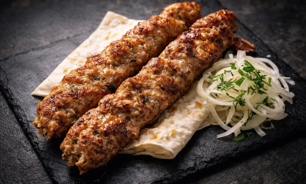 Из баранины и говядины Люля-Кебаб