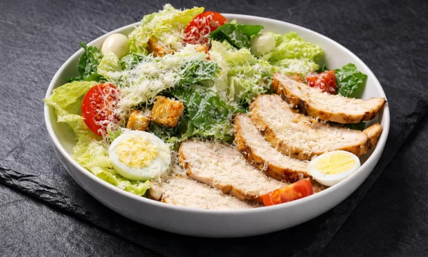 Салат "Цезарь" с курицей