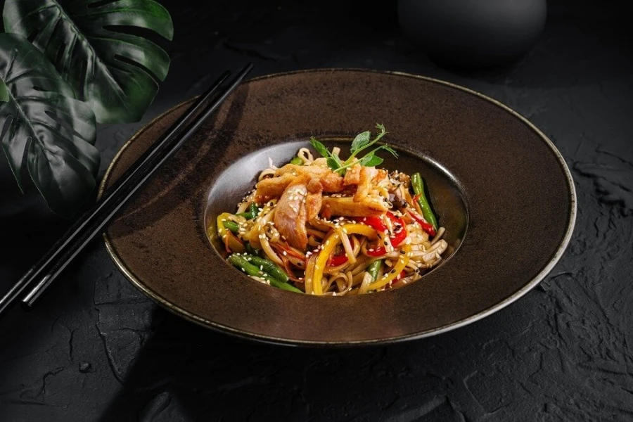 WOK удон с курицей 