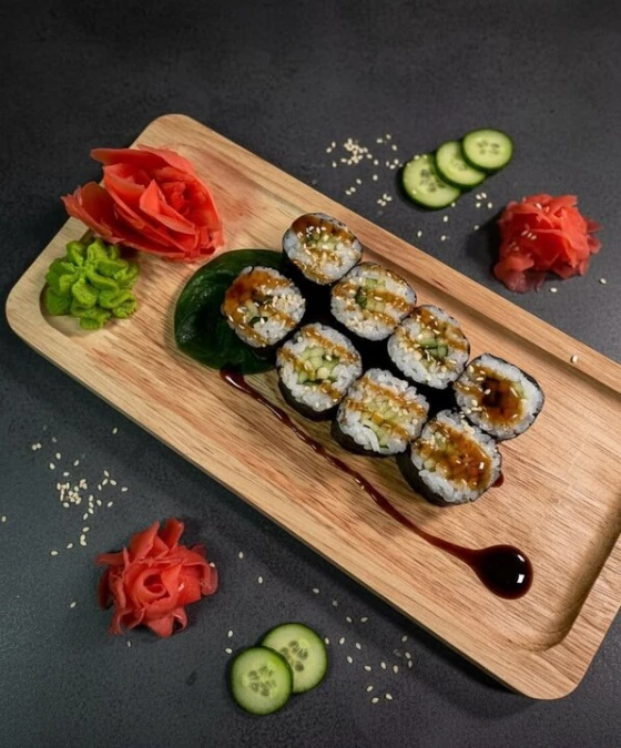 Маки с огурцом