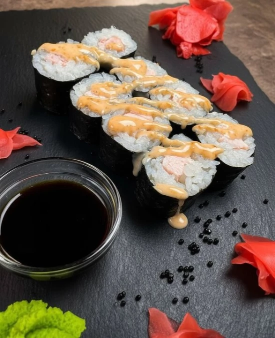 Маки с курицей