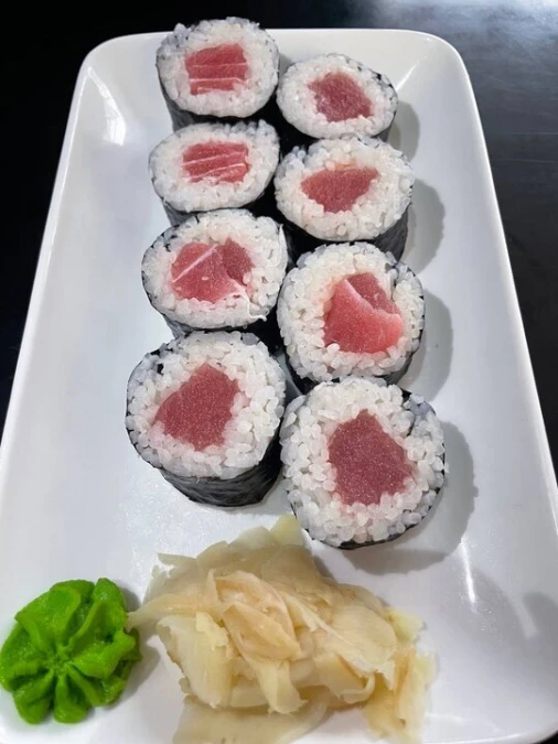 Ролл с тунцом