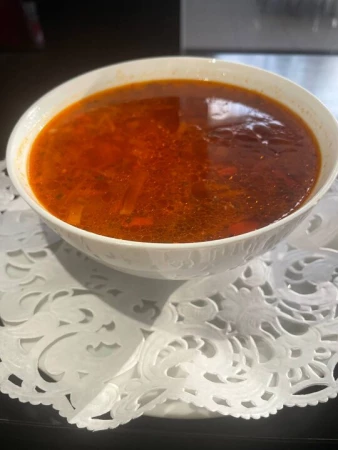 Щи с салом и сухариками