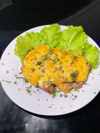 Свинина с беконом и сыром