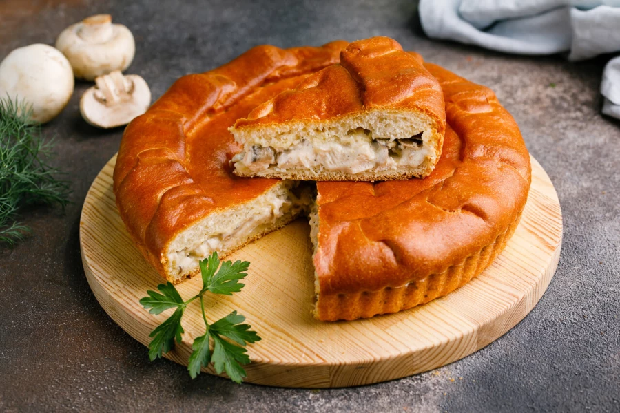 Пирог с жюльеном