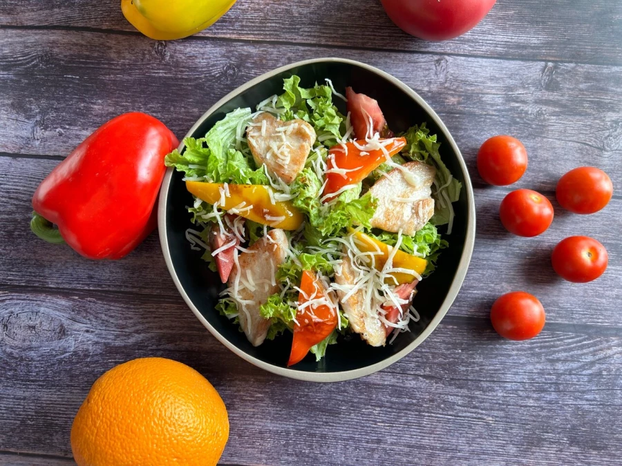 С курицей в кисло-сладком соусе