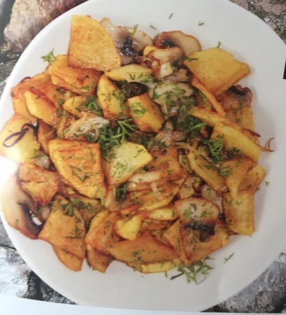 Картофель жареный с грибами