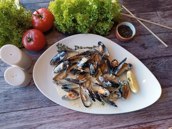 Мидии черноморские в сливочном соусе