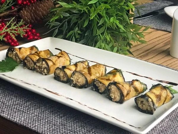 Жареные рулетики из баклажанов с орехами