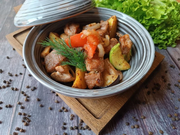 Сковородка с курицей