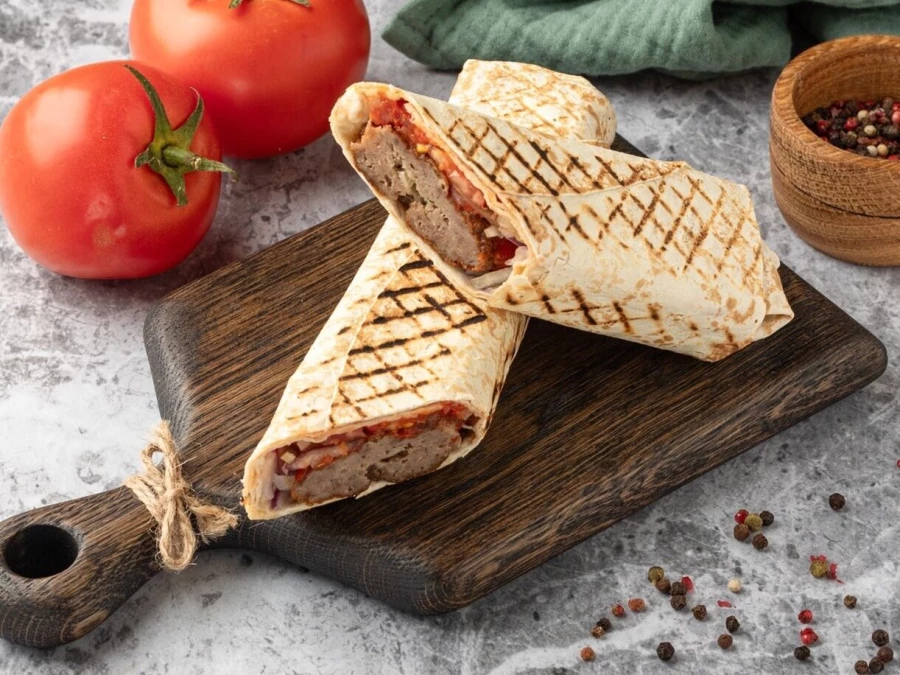 Люля-кебаб говяжий в лаваше 