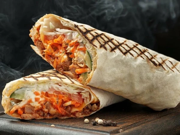 Шаурма Куриная в тонком лаваше 