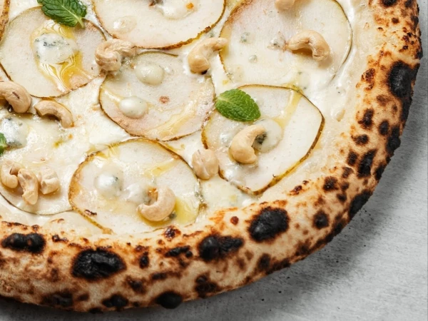 Пицца Груша с горгонзолой