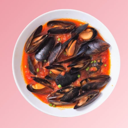 Мидии в томатном соусе