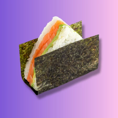 Онигири с лососем