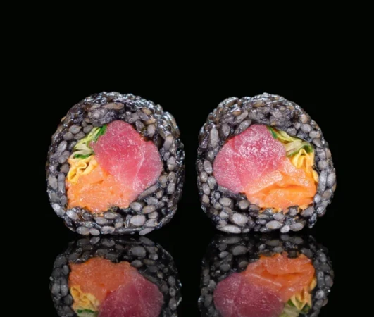 Black ролл тунец-лосось