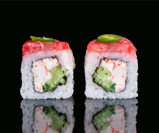 Ролл с тартаром из тунца