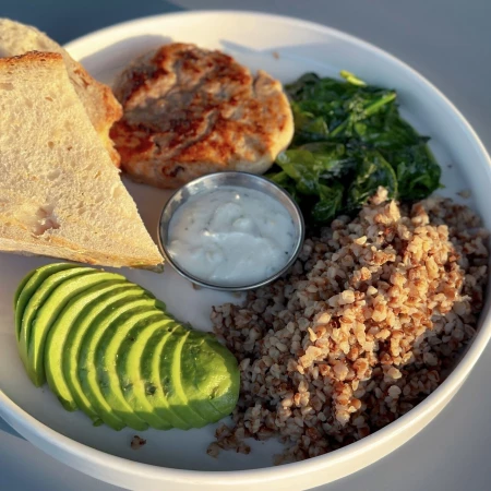 Около ПП завтрак