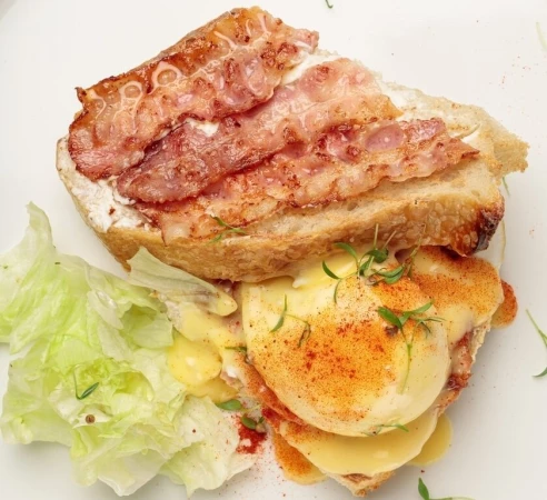 Тост с беконом