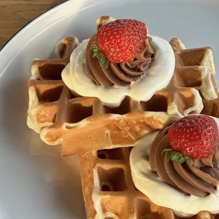 Вафли со сливочным кремом и шоколадным ганашем