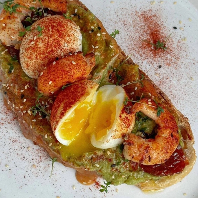 AUGST завтрак  креветкой