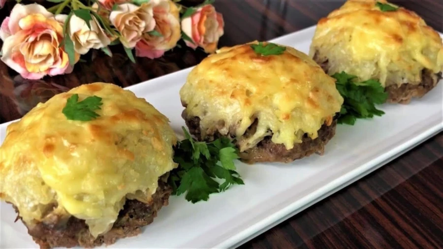 Стожки из свинины с грибами