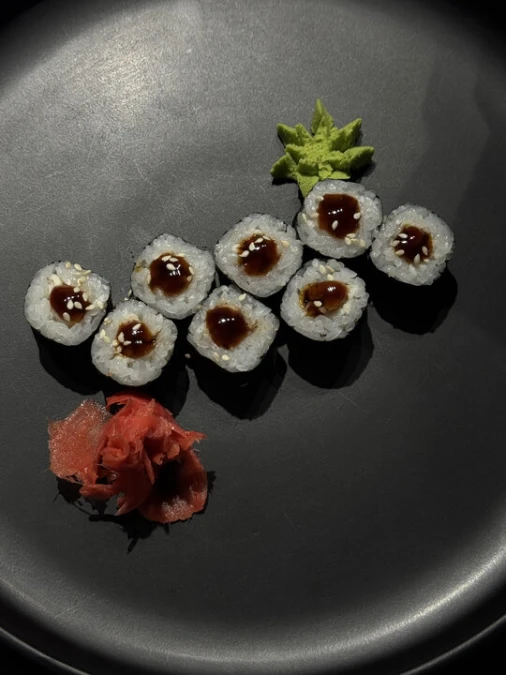 Маки с угрем 8 шт, 110гр