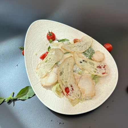 Салат Цезарь с цыпленком 