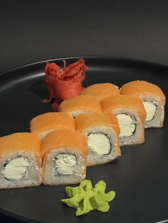 Филадельфия с лососем 8 шт, 240 гр