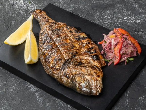 Дорадо на мангале