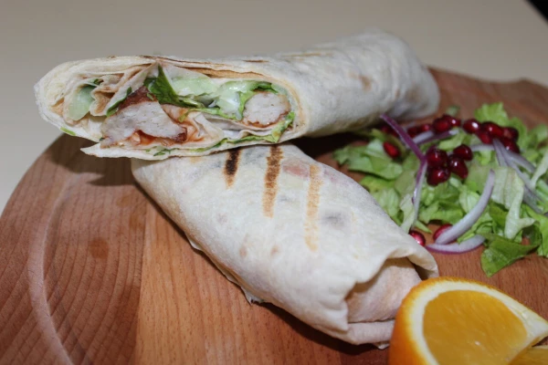 Кебаб-ролл с курицей