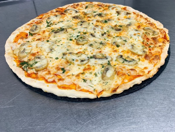 Пицца с грибами в сливочном соусе 32