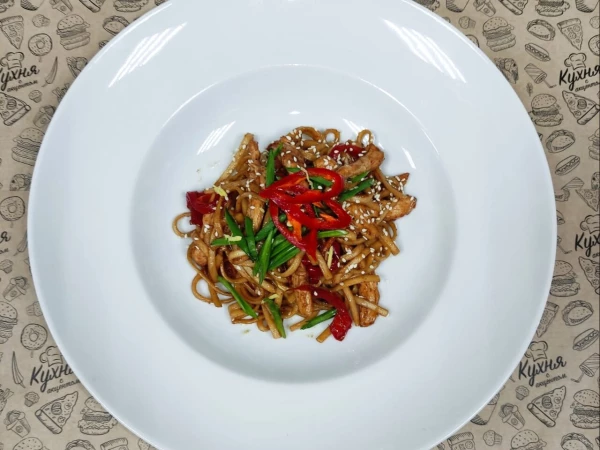 Удон с куриной грудкой