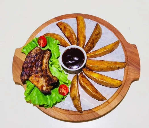 Стейк из свинины на кости