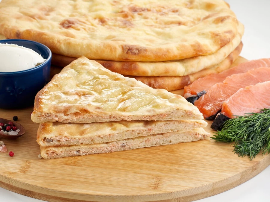 Пирог с семгой, шпинатом и сыром