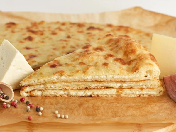 Осетинский пирог с курицей и сыром