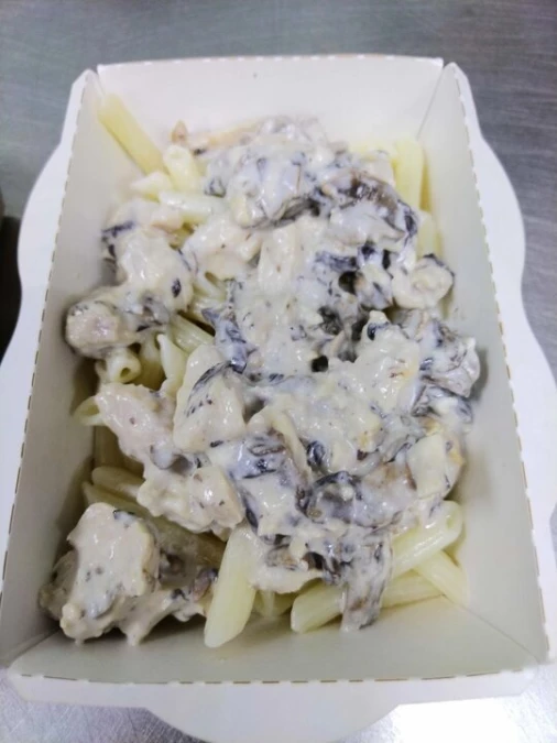Пенне с курицей и грибами 250 гр., шт