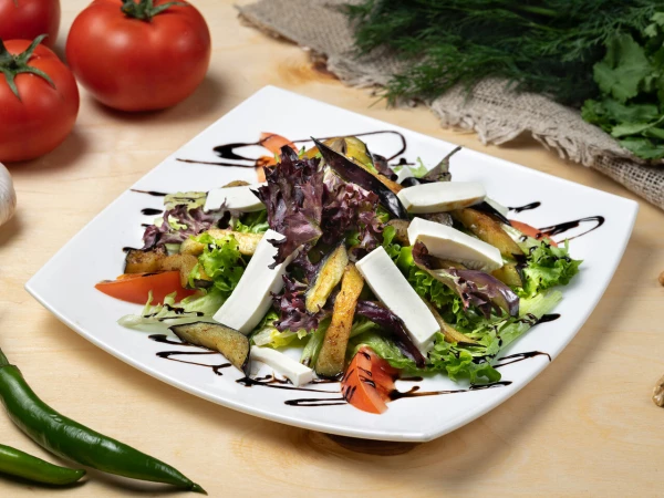 Салат с баклажанами и сыром
