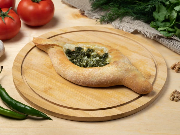 Хачапури по-аджарски с сыром и шпинатом