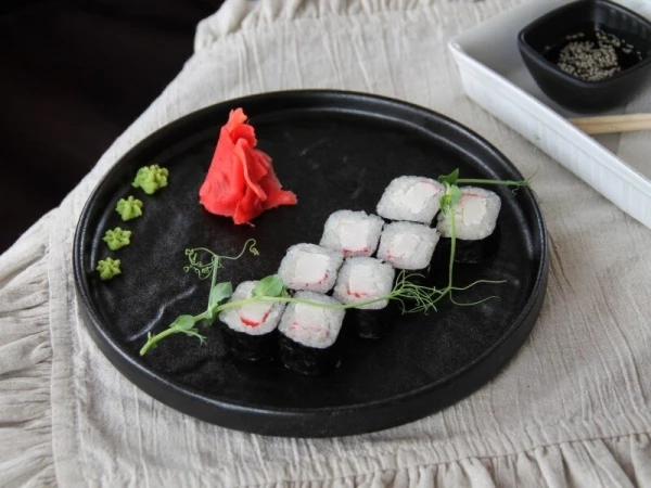 Маки со снежным крабом