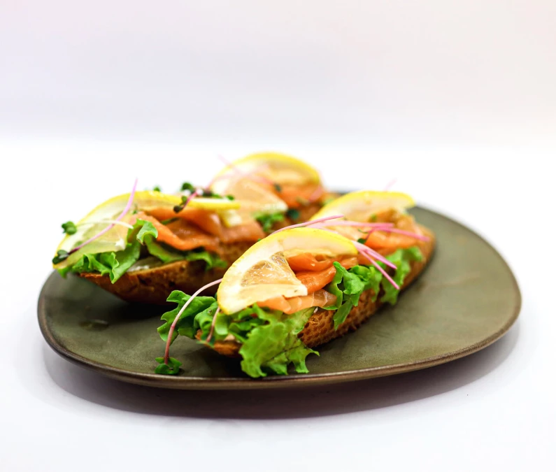 Брускетта с сёмгой с/с