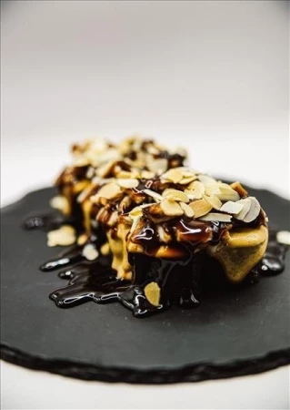 Теплый ролл с угрем