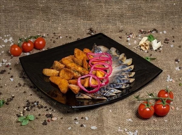 Филе сельди с ржаными гренками