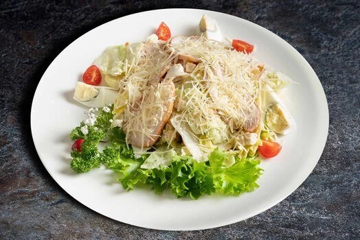 САЛАТ ЦЕЗАРЬ С КУРИЦЕЙ