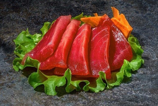 САШИМИ ТУНЕЦ