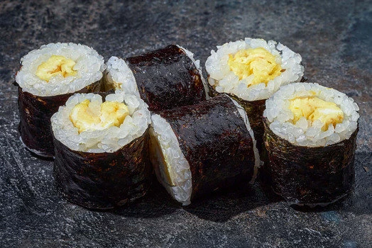 МАКИ РОЛЛ С ОМЛЕТОМ 