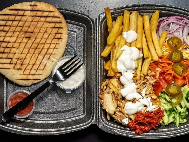 Шаверма на тарелке 