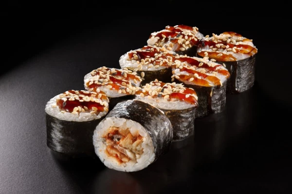 Ролл с угрем в/е